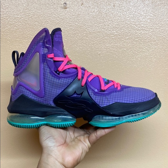 Nike LeBron 19 “DJ Bron Wild Berry Hyper Pink Teal” - Picture 6 of 17